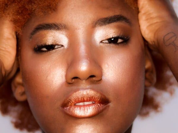 Tudo o que brilha na sua Maquiagem é MICROPLÁSTICO!