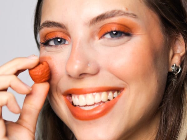 Simplifique Sua Rotina de Beleza com Maquiagem Multifuncional e Natural.